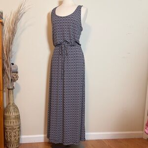 Banana Republic Geometric Maxi Dress in black and White